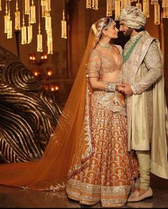 Hindu Wedding Dress Bridal Lehenga, Bride Groom Photos Indian, Golden Sherwani Grooms, Groom Engagement Outfit Indian, Indian Bride Lengha, Groom Wedding Dress Indian, Wedding Shoot Indian, Bride And Groom Indian Wedding Outfit, Hindu Couple