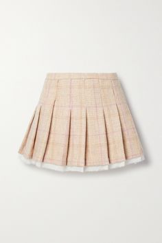 LoveShackFancy’s ‘Rooney’ skirt is made from wool woven with checks in a pastel palette. It has sharp inverted pleats that swish and sway and a mini hemline trimmed with wispy chiffon. Pair yours with the coordinating ‘Denzel’ blazer. Preppy Pleated Skirt, Condo Closet, Clothes Shuffles, Jessica Anderson, Model Clothes, Puff Dress, Earthy Color Palette, Wool Mini Skirt, Autumn Winter 2024