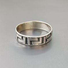 All of the jewelry is handcrafted by artisans💍. We use cutting edge technology for precision and amazing quality. All of the designs are sketched by me✌🏼. Details Style : Attractive Silver Plain Ring Metal: 925 Sterling Silver Size: All Ring Sizes All of our products have 925 stamp. This product is suitable for everyday use and for special occasions as well. We also accept wholesale orders on wholesale value. Please contact us freely for wholesale orders. The picture is only for representation Plain Silver Rings, Plain Ring, Wide Silver Ring, Silver Bands, Mens Silver Jewelry, Latest Jewellery Trends, Plain Rings, Meditation Ring, Ring Men