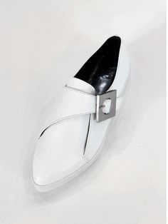 - Pointed toe- Square pendant on the top - Slim loaferMeasurement- Heel Height : 0.9(Black) 1.1(White)- This item is based on KR shoe size. Please refer to the size chart. * When choosing your size, we recommend that you choose your normal size.Composition - Upper : cowhide- Inside : cowhideDesigner- Imported- by MODERN ALCHEMIST- Style#:300590876 Elegant White Slip-ons For Office, Modern Low-top Office Loafers, White Flat Leather Shoes For Formal Occasion, Elegant White Closed Toe Slip-ons, Modern Pointed Toe Platform Loafers, White Platform Loafers For Formal Occasions With Almond Toe, White Platform Loafers With Almond Toe For Formal Occasions, Modern Low-top Formal Loafers, Modern Low-top Loafers For Formal Wear