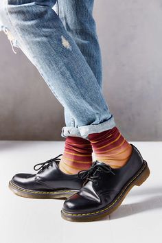 Dr. Martens are the coolest - find them on http://www.aversashoes.com/en/3_dr-martens Red Doc Martens, Estilo Dark, Martens Style, Doc Martens Outfit, Doc Martens Boots, Army Boots, Crew Sock, Shoe Company, Striped Socks