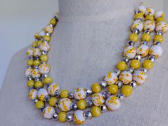 Vintage Yellow Polished Beads, Vintage Yellow Round Bead Necklaces, Vintage Yellow Single Strand Jewelry, Vintage Yellow Jewelry With Colorful Beads, Yellow Faceted Beaded Necklaces, Yellow Faceted Beads Beaded Necklace, Yellow Faceted Beaded Necklace, Yellow Faceted Beads Necklace, Yellow Faceted Beads Round Necklace