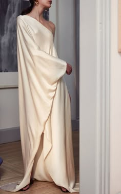 Click product to zoom Closet Checklist, Resort 2017 Fashion, Bill Cunningham, Mary Sue, Rosetta Getty, Satin Gown, Moda Vintage, Kaftan Dress, Looks Style