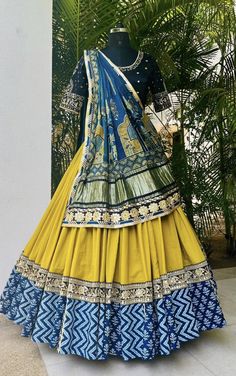 Heer Boutique Chaniya Choli, Chanya Choli Design, Gagra Choli Fashion, Garba Choli, Choli Navratri, Garba Chaniya Choli, Outfit Traditional, Chaniya Choli Designs, Indian Dress Up