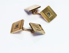 Tiffany & Co. Cufflinks.Vintage Tiffany & Co. 14K yellow gold cufflinks with round cabochon sapphires. Double sided chain linked square cufflinks. These vintage cufflinks have not been polished/cleaned and show their original patina. Approximate Measurements: Length 1.1", Width 0.5" Weight: 12.6 Grams. Tiffany & Co. Cufflinks Sapphire Cufflinks, Pearl Cufflinks, Vintage Tiffany, Gold Cufflinks, Elsa Peretti, Vintage Cufflinks, South Sea Pearls, Sea Pearls, Cuff Links