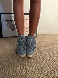 Skor Sneakers, European Girls, Shoe Inspo, Stockholm Fashion, Swag Shoes, Mein Style, Fashion Fits, Dream Shoes, Fashion Killa