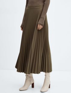 Mango Pleated Long Skirt - Midinederdele - Boozt.com Maxi Pleated Skirt Outfit, Maxi Pleated Skirt, Pleated Skirt Outfit, Pleated Long Skirt, Knit Pencil Skirt, Long Skirts For Women, Skirt Outfit, Dress Shapes, Pleated Midi Skirt