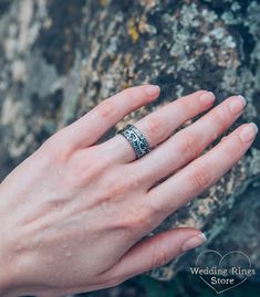 The unusual and wonderful shapes and patterns of Wild Nature inspired the design of this unique vintage-style silver ring. The graceful and curly vine between the edges reminiscent of the texture of the wild stone is a beautiful combination. This stunning jewelry is the perfect gift for him and for her. Rock Wedding Ring, Hammered Wedding Band, Hammered Wedding Bands, Wedding Band Vintage, Rock Wedding, Hammered Rings, Nature Ring, Vintage Wedding Band, Local Jewelry