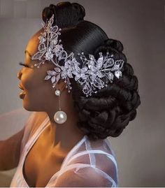 Large Floral Silver Plated Crystal Wedding Headpiece Diamond Headpiece, Crystal Headpiece Wedding, Black Wedding Hairstyles, Gold Hair Vine, Bridal Hair Inspiration, Black Queens, Jeweled Headband, Bridal Hairstyles, Bridal Headpiece