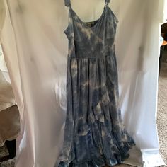 Vine And Valley Blue Tie Dye Long Maxi Dress. Sleeveless. Size Xl Sleeveless Cotton Sundress For Beach Season, Light Blue Spaghetti Strap Sundress Casual, Light Blue Casual Sundress With Spaghetti Straps, Blue Sleeveless Spaghetti Strap Dress For Beach Season, Blue Sleeveless Dress With Spaghetti Straps For Beach Season, Flowy Casual Sleeveless Dress For Day Out, Summer Light Blue Cotton Maxi Dress, Sleeveless Cotton Maxi Dress For Beach Season, Light Blue Casual Sleeveless Dress With Spaghetti Straps