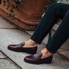 Handmade In England Soft Leather With Leather Lining Cordovan Wine Slip On Loafer Faint Color Variation - See Photos Burgundy Slip-on Leather Shoes For Business, Burgundy Loafers With Rubber Sole And Round Toe, Fall Goodyear Welted Slip-on Moccasins, Burgundy Leather Sole Loafers For Workwear, Casual Slip-on Goodyear Welted Moccasins, Classic Burgundy Slip-on Dress Shoes, Classic Burgundy Loafers With Rubber Sole, Burgundy Slip-on Loafers For Business, Casual Burgundy Loafers For Fall