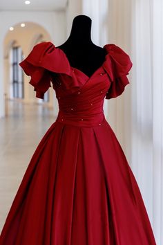 بورجوندي الساتان طويل ألف خط فستان الحفلة الراقصة، فستان السهرة Elegant Vintage Dresses Red, Red Prom Ball Gown Dress, A-line Dresses, Beautiful Dresses Elegant Long, Red Dresses Formal, Evening Dresses Elegant Glamour, Elegant Red Dresses, Satin Long Gown, Burgundy Wedding Dress