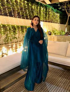 Kurti Anarkali, Pakistani Women Dresses, Indian Kurti, Suit Salwar, Velvet Dress Designs, Stylish Short Dresses, Pakistani Dresses Casual