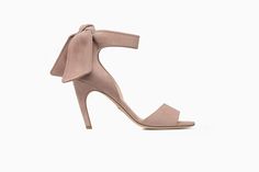 Sandal in powder pink suede calfskin 9 cm - Sandals Dior Christian Shoes, Pink Christian, Beauty Dior, Gray Accessories, Boutique Fashion, Pink Suede