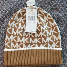 This Michael Kors Knit Hat Is Super Soft And Stretchy. Trendy White Knit Hat, Cold Weather Hats, Michael Kors Scarf, Logo Scarves, Beanie Hats For Women, Hat And Scarf Sets, Black Beanie, Grey Beanie, Winter Hats Beanie