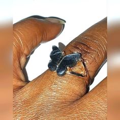 Super Cute Shimmering Black Ring Sz 7 Black Open Ring Metal Rings, Black Metal Open Ring, Black Metal Rings For Gift, Black Metal Rings For Gifts, Black Metal Crystal Round Ring, Black Crystal Promise Ring, Adjustable Metal Butterfly Ring, Black Metal Crystal Promise Ring, Black Metal Crystal Ring