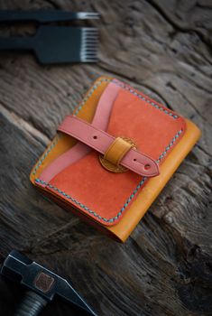 %100 Real Leather, %100 Handmade  We use traditional methods in all our products We use carefully selected leathers Bifold Wallet Men, Leather Card Holder, Clip Wallet, Groomsmen Gift, Wallet Gifts, Designer Wallets, Money Clip Wallet, Bifold Wallet, Card Holder Leather