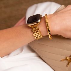 Apple Watch Stack, Apple Watch Bands Women Fashion, Gold Watch Band, Apple Watch Bands Women, Apple Watch Fashion, Bracelet Stacks, Apple Watch Bracelets, Apple Watch Sizes, Fancy Watches