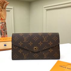 This envelope-style wallet is made of elegant Monogram canvas, with a delicate and unique interior design, with various pockets and credit card slots. 

Size 19x10cm Louis Vuitton Yayoi Kusama, Louis Vuitton Capucines, Elegant Monogram, Louis Vuitton Pink, Large Cosmetic Bag, Lv Purse, Unique Interior Design, Lv Shoes, Medium Handbags