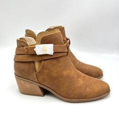 Dr. Scholl's Women's Literally Brown Vegan Leather Ankle Boots. Women's Size 7.5 Regular / Medium Width. Condition: New Without Box. Note That There Is A Mark / Scuff On The Back Of The Heel As Pictured (Photos 8 & 9). New To Poshmark? Sign Up Using Invite Code: Tentoday For $10 Off Your Purchase! Casual Career Professional Work Everyday Classic Office Comfort Date Night Out Modern Summer Winter Fall Spring Blogger Casual Minimalist Trends Trendy Favorite Fashion Comfortable Every Day Wardrobe S Preppy Party, Vacation Shoes, Booties Shoes, Classic Office, Feminine Romantic, Dr Scholls, Espadrilles Platform, Fashion Comfortable, Shoes Heels Pumps