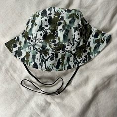 New Camo Print. Super Lightweight And Breathable With Full Brim Sun Protection. Green One Size Casual Bucket Hat, Casual Camouflage Hat For Beach, Green Casual Bucket Hat One Size, Green Bucket Hat For Spring Outdoor Activities, Adjustable Multicolor Casual Hats, Lightweight Outdoor Hat, Casual Outdoor Sun Hat, Casual Multicolor Adjustable Hats, Adjustable Camouflage Hat For Spring