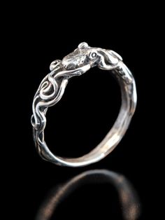 This solid sterling silver Tentacle Twist Octopus Ring is intricatly detailed both inside and out. This graceful ring makes a great commitment ring, thumb ring, or every day bling! Wrap yourself in tentacles. The band is 5/16 wide. We have many ring sizes immediately available. We will contact you Tentacles Ring, Octopus Jewelry, Octopus Ring, Ring Trends, Steampunk Jewelry, Thumb Rings, Antique Rings, Ring Silver, Cleaning Jewelry