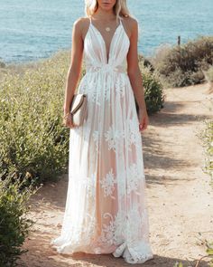 two pictures of a woman wearing a white dress and holding a purse in her hand