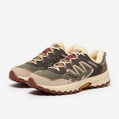 View and buy the Saucony Grid Peak Saucony at Pro:Direct SOCCER. Available with next day delivery. Cute Trainers, Best Shoes For Women, Shoes Dressing, Dressing Shoes, Brown Trainers, Jeweled Shoes, Saucony Shoes, Best Shoes, Mens Outfit Inspiration