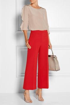 #style #style_blogger #Fashion #chic #ootd #outfit #Tumblr #runway Pantalon Orange, Red Pants Outfit, Colour Combinations Fashion, Red Trousers, Color Combos Outfit, Outfit Chic, Jennifer Fisher, Minimal Chic