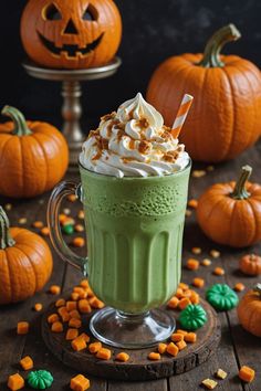 A photo of a  Pumpkin Patch Milkshake which is a type of Halloween Milkshare ideas Candy Corn Milkshake, Fun Milkshakes, Milkshake Ideas, Pumpkin Milkshake, Ice Cream Drinks, Holiday Pics, I Love Halloween, Best Sweets