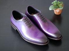 Style: 886-732-Purple Sleek and Elegant Burnished Calfskin lace-up Oxford from the Carrucci by Maurice collection features soft Leather Lining and a clean welt! Purple Wedding Shoes Men, Purple Leather Lace-up Jordan Shoes, Mens Purple Dress Shoes, Luxury Purple Lace-up Sneakers, Purple Dress Shoes, Luxury Oxford Lace-up Gentleman Shoes, Cordovan Shoes, Formal Loafers, Monk Strap Shoes