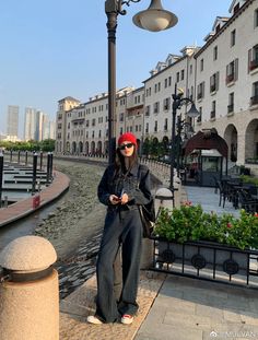 History Museum Outfit, Korean Fall Outfits Street Style, Hongkong January Outfit, Vietnam Winter Outfit, Shanghai Winter Outfit, Japan Fall Outfit Womens Fashion, Autumn Outfits In Korea Women