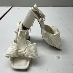 Asos Design White Ivory Satin ‘Hitched’ Mid Block Heel Bow Womens Size 9 New. Condition Is New With Packaging, Never Worn See Photos Ls76/23 Shoesb1 Kr21 Asos Shoes, Shoes Women Heels, Block Heels, New Color, Shoes Heels, Asos, Womens Sizes, Satin, Packaging