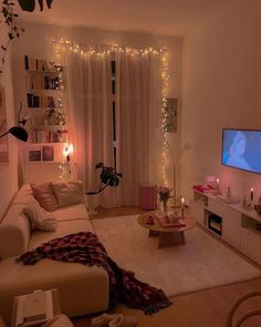 Living Room Inspiration Cozy Apartment, Living Room Inspiration Apartment, Kitchen Trends 2024, Girly Living Room, Cute Living Room Ideas, Small Apartment Inspiration, New Home Decor Ideas, Apartment Ideas Living Room, Cute Living Room