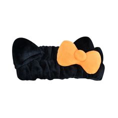 PRICES MAY VARY. LUXURIOUS & STYLISH: Soft plush headband adorned with Hello Kitty's iconic bow for a chic beauty experience. MAXIMUM COMFORT: Crafted for prolonged wear, ensuring hair stays out of the way during makeup or skincare routines. UNIVERSAL FIT: Suitable for all head sizes, securely holding both short and long hair. DURABLE & EASY CARE: High-quality materials ensure longevity, with easy maintenance for freshness. VERSATILE: Perfect for home spa days, makeup application, or on-the-go t Hello Kitty Spooky, The Crème Shop, Orange Bows, Spa Headband, Hello Kitty Halloween, Spa Day At Home, Hello Kitty Plush, Bow Design, Cute Makeup