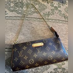 This Bag Is Shoulder Bag W Lv Chain,U Can Attach Extra Strap And Make It Crossbody,Crossbody Strap Is Not Included,Comes W Regular Non Lv Dust Bag Lv Clothes Louis Vuitton, Lv Handbags Monogram, Repurposed Jeans, Lv Shoulder Bag, Louis Vuitton Eva, Hemp Bag, Burning Man Fashion, Travel Handbag, Bags Louis Vuitton