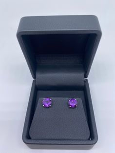 Stunning round 18k white gold and amethyst earrings, made in our fine jewelry workshop in Marseille, France A wonderful Christmas gift for women that will please, ideal for everyday wear 💜Superb Amethyst 8 mm in diameter 💛Gold weight: 1.8 g (gold price November 15, 2023): €130 Round smart lock clasp for maximum security ✅The earrings are hallmarked, 18 white yellow gold (eagle's head) and manufacturer's hallmark, which guarantees their French manufacture and their origin 💝📦They will be put i Formal Purple Round Earrings, Classic Round Amethyst Earrings, Luxury Purple Round Earrings, Formal Purple Birthstone Earrings, Purple Birthstone Earrings For Formal Occasions, White Gold Amethyst Earrings Fine Jewelry, Purple Earrings With Prong Setting For Gift, Gift Idea For Women, Marseille France