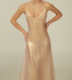 Gold Silk, Looks Style, Gold Dress, Dream Dress, Look Fashion, Night Dress, Pretty Dresses, Silk Dress, Night Gown