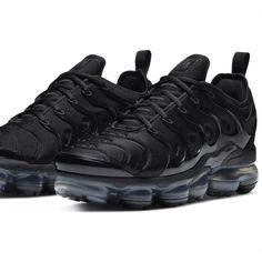 **Wore Once** Originally Designed For Performance Running, Vapormax Air Technology Provides Lightweight Cushioning Black Leather Running Shoes With Air Cushioning, Black Running Shoes With Air Cushioning And Round Toe, Vapor Max, Shoes Nike, Nike Black, Black Nikes, Womens Shoes Sneakers, Nike Shoes, Nike Women