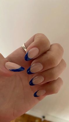 Minimalistic Summer Nails, Blue Nails For Graduation, Navy Blue Summer Nails, Midnight Blue French Tip Nails, Simple Grad Nails, Gel X Nails Simple, Almond Nails Sparkle, Italian Summer Nails, French Tip Colors