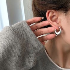 Minimalist Hoop Earrings, Cute 16mm Hoop Earrings, Silver Earrings, Statement Earrings, Dainty Hoop Earrings, Geometric Hoop Earrings Elevate your style with our Minimalist Hoop Earrings, a perfect fusion of chic simplicity and contemporary elegance. These earrings are a versatile accessory, designed to complement any look effortlessly. ✨ Product Features ✨ Diameter: 16mm Width: 6mm Available in Silver or Gold ✨ Delivery and Returns ✨ We understand your anticipation to adorn these Minimalist Hoo Gold Round Earrings, Geometric Hoop Earrings, Dainty Hoop Earrings, Chunky Hoop Earrings, Alloy Earrings, Punk Jewelry, Trendy Earrings, Lace Ruffle, Metal Style