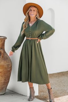 Midi Dress Outfit, Trumpet Sleeves, Trumpet Sleeve, Swimwear Beach, Understated Elegance, Comfortable Dress, Beach Dresses, Button Placket, Beach Outfit