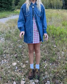 Western Prairie Outfit, Indie Preppy Outfits, Fall Outfits Women Boho, Midwest Outfit Aesthetic, Feminine Outdoorsy Style, Country Fall Outfits Women, Colorful Fits Aesthetic, Creative Summer Outfits, Low Platform Doc Martens Outfit