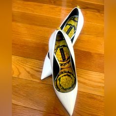 White Gorgeous Patent Leather Baroque Pumps. Size 37 Brand New Without Box. Versace Shoes, Box Color, Pumps Heels, Shoes Women Heels, Patent Leather, Versace, Shoes Heels, Color White, Size 7