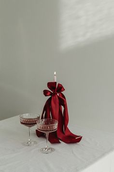 Christmas Collections Ideas, Romantic Christmas Wedding, Valentine S Day Aesthetic, Elegant Christmas Aesthetic, Romantic Red Aesthetic, Christmas Photos Aesthetic, Red Romantic Aesthetic, Birthday Set Up Ideas At Home, Romantic Christmas Aesthetic