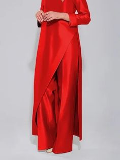 Red Pantsuit, Grey Hair Transformation, Dresses Winter, Cocktail Outfit, Dressy Pants, Long Kimono, Type Of Pants, Elegant Fashion, Fashion Online Shop