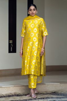 Lime yellow handwoven straight kurta with brocade butti detail. Paired with a coordinating straight pant and a lace detailed dupatta. - Aza Fashions Fitted Yellow Banarasi Silk Traditional Wear, Yellow Raw Silk Sets For Puja, Fitted Yellow Traditional Wear With Zari Weaving, Yellow Cotton Silk Sets With Self Design, Fitted Yellow Dupatta With Zari Weaving, Elegant Yellow Sets For Puja, Traditional Yellow Banarasi Silk Kurta, Yellow Art Silk Salwar Kameez With Self Design, Yellow Salwar Kameez With Resham Embroidery For Puja