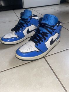 Used like New Slight Creases on Toe Upper Clean Shoe Barely Worn No Box, No Extra Laces *can ship with random shoe box* Clean Shoes, Air Jordan 1, Shoe Box, Jordan 1, Air Jordan, Air Jordans, Jordan, Like New, Size 10