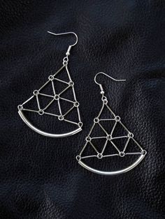 Statement geometric earrings, modern geo shoulder dusters, silver toine link grid earrings Wire Crochet Jewelry, Flagstaff Az, Pointed Nails, Wire Crochet, Dusters, Flagstaff, Modern Earrings, Jewelry Inspo, Geometric Earrings