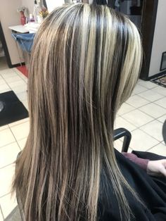 #iconic #highlights #hair #chunky #trend Blond Chunky Highlights, 2000s Hair, Magic Ideas, Toned Hair, Red Hair With Highlights, Highlight Hair, Two Tone Hair